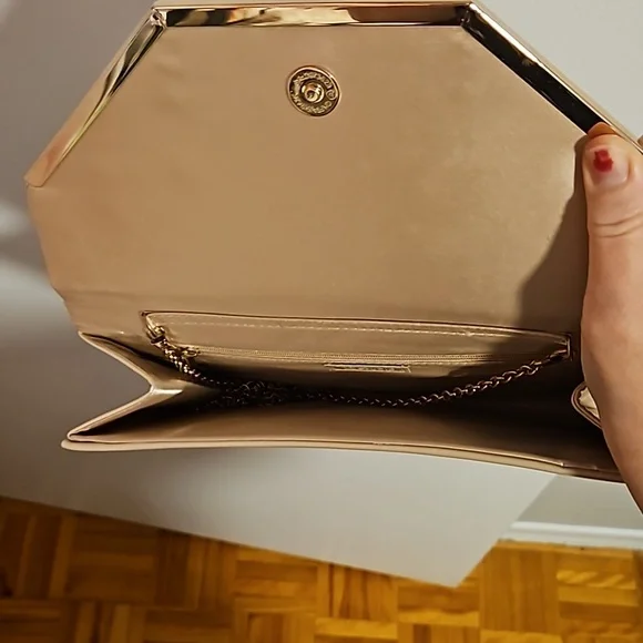 Handbag - Picture 2 of 3